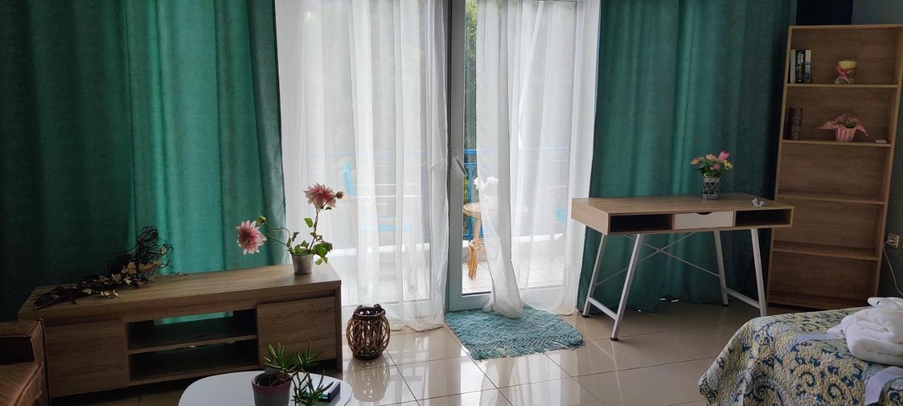 Hospitable Appartment In The Central Park, Xanthi Exterior photo